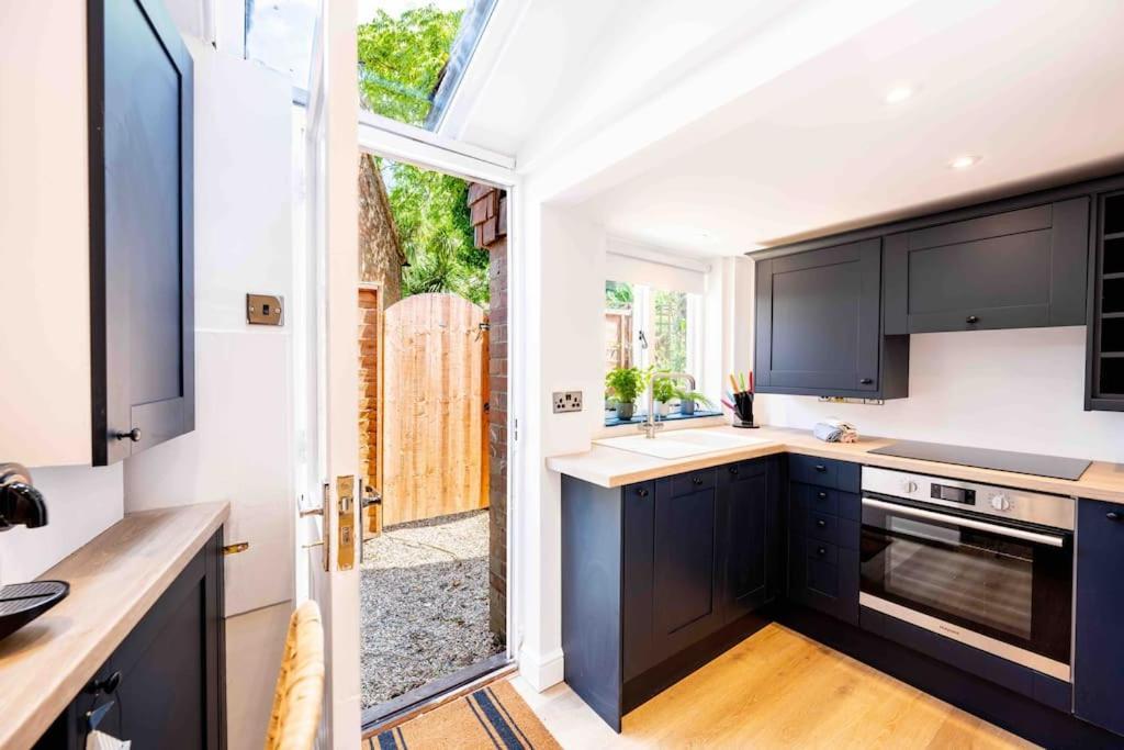 The Lymington Sailor'S Cottage Екстериор снимка